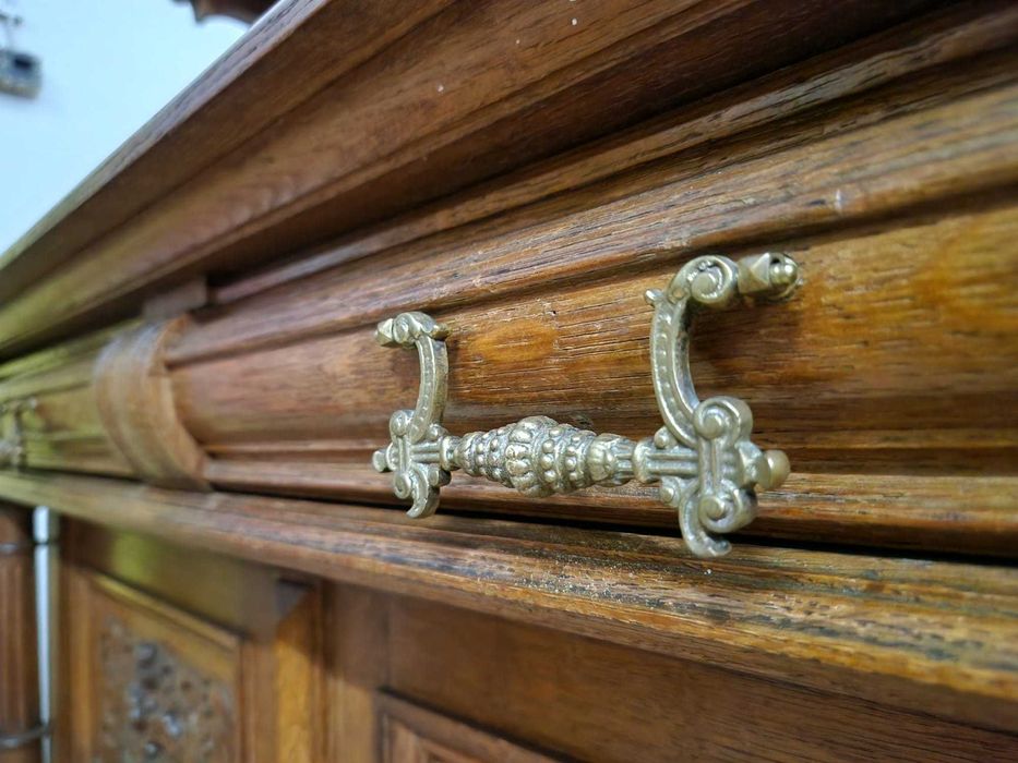 Ренесансов шкаф бюфет, налични два идентични броя