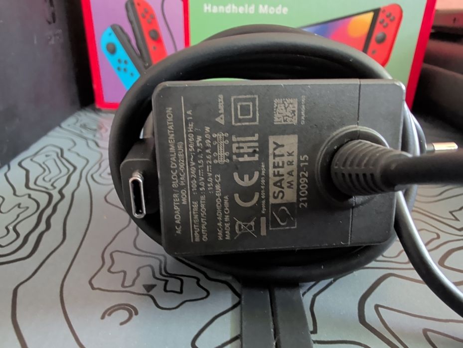 Consola nintendo switch Oled 7 inch. Mai este in garantie pana pe  08.11.2026