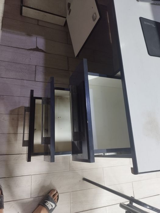 Bar sotiladi oq qora 2sm ga 120 sm eni 70 sm