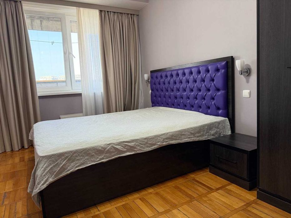 Спальный гарнитур (шкаф, кровать, комод, тумбы)