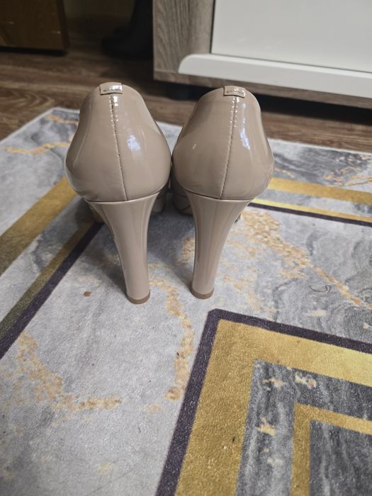 Pantofi piele lăcuită