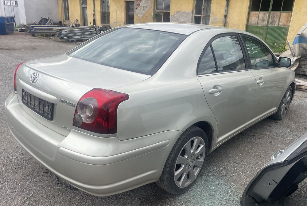 Toyota Avensis 2.2 d 150 к. с на части