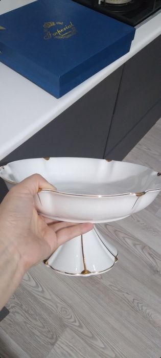 Продам белый фруктовницу