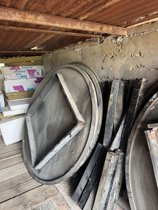 Mese sala de evenimente - blat din lemn, picioare din lemn, demontabile