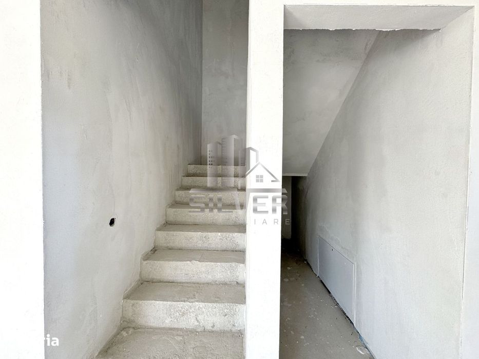 Case  tip duplex in zona centrala Gilau.