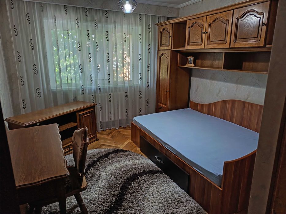 Inchiriez apartament