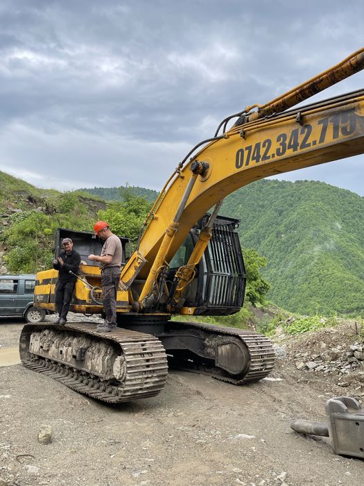 Excavator jcb 330