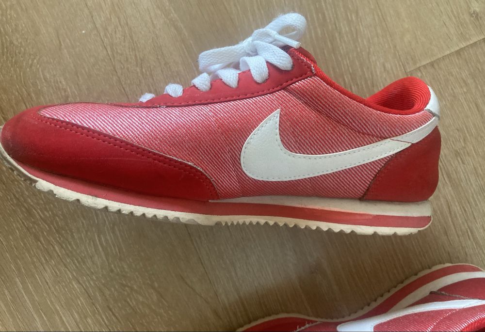 NIKE спртно-елегантни Маратонки