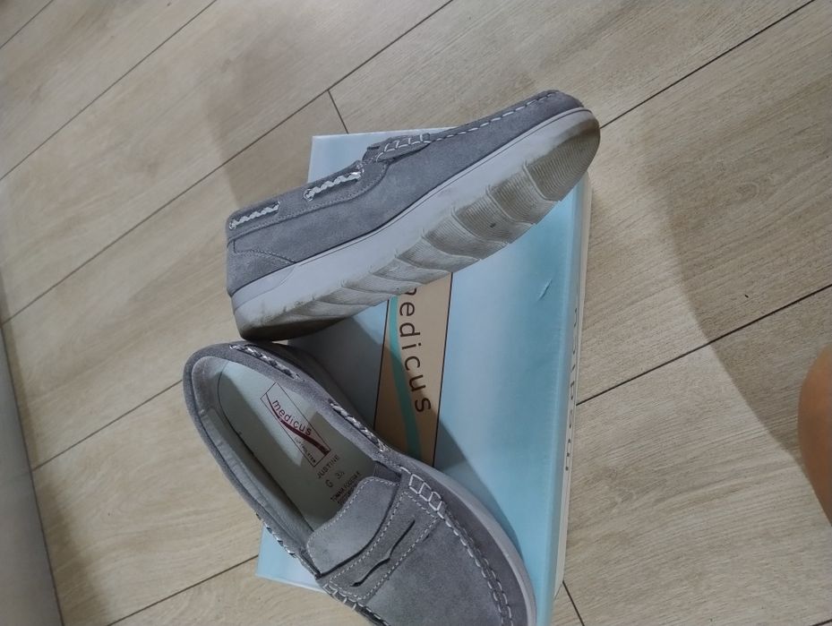 Pantofi medicus piele intoarsa