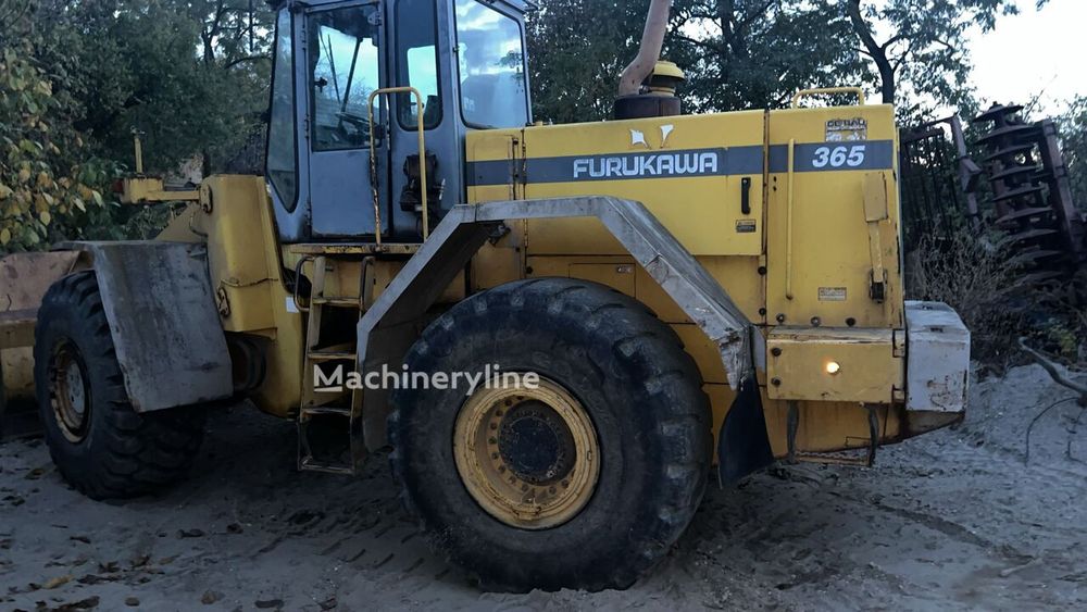 Distribuitor hidraulic Furukawa 365 pentru încărcător frontal