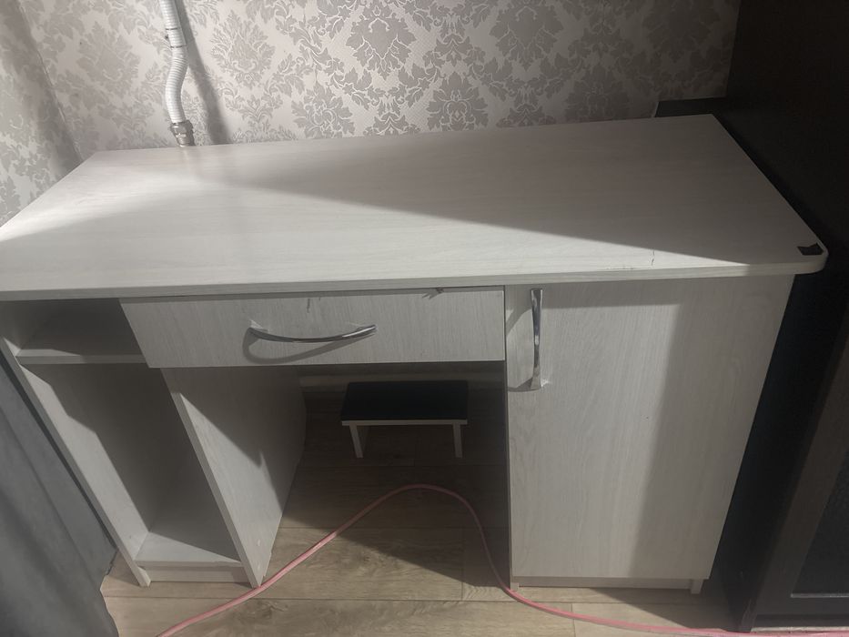 Пролам стол, под игровой компьютер СРОЧНО