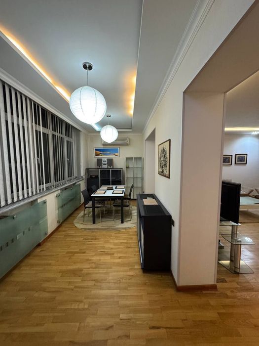 Продаётся 2/2/4 квартира, Ц1,кафе Студио, улица Садыка Азимова