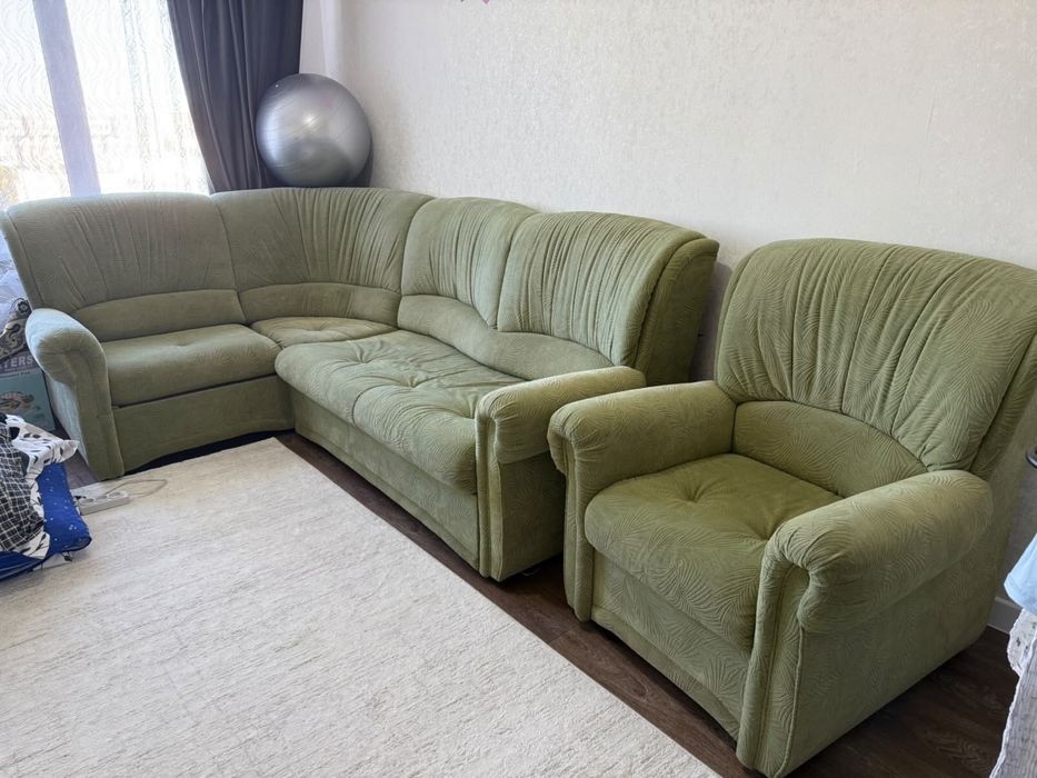 Продам диван раскладной с креслом