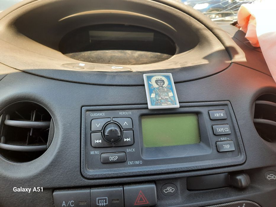 Тойота Ярис. Бензин. За части.