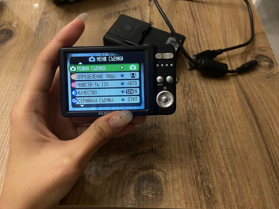 FUJIFILM J40 мыльница