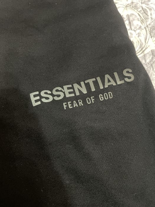 Шортик essentials