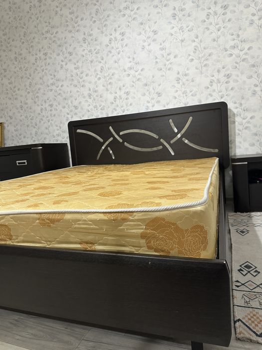 Продам спальный гарнитур