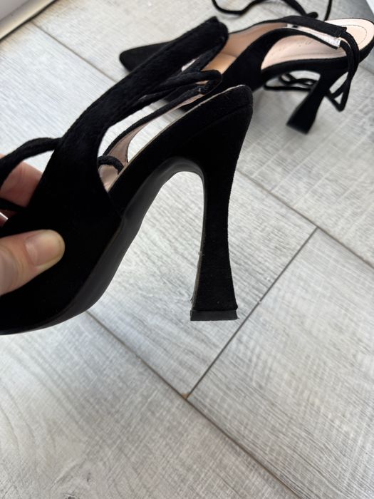 Pantofi stiletto cu toc