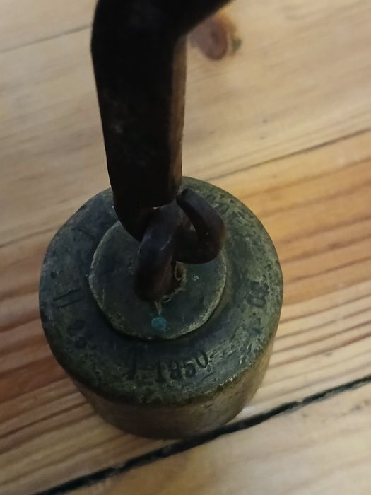 Стар ретро кантар с топуз