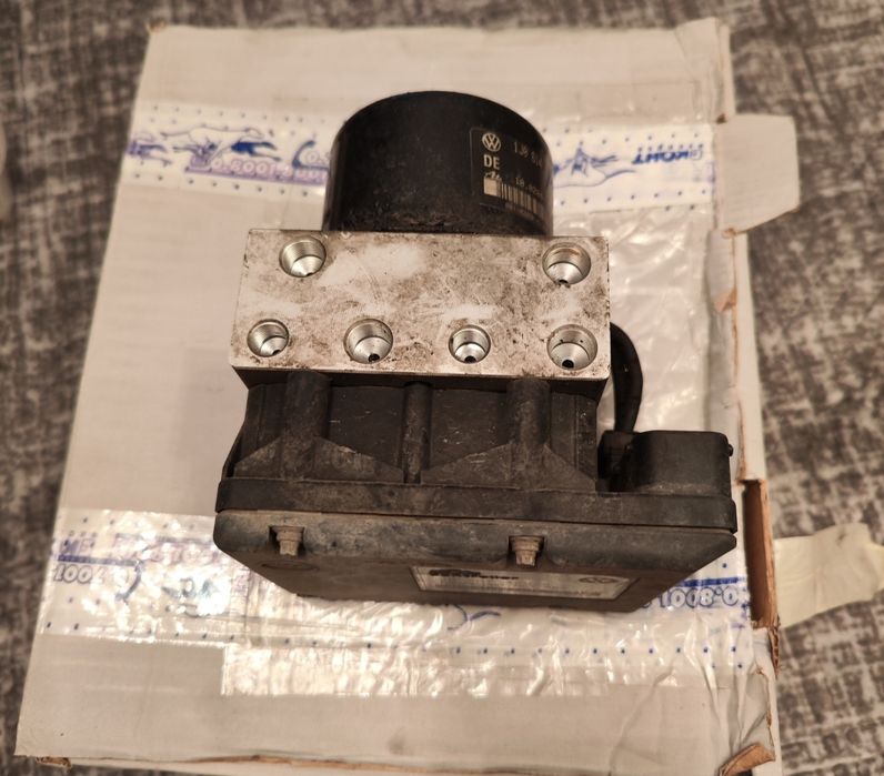 Abs модул голф 4 - 2бр + помпа