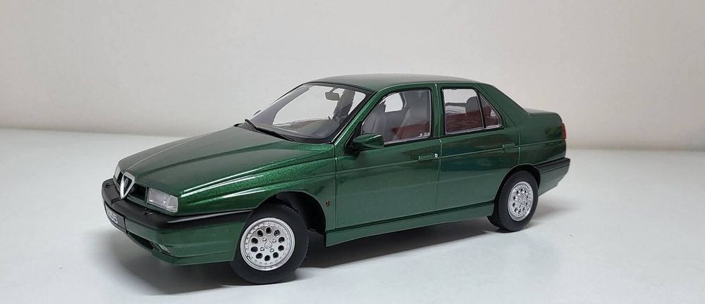 Machetă Alfa Romeo 155 1996 1/18 TRIPLE9