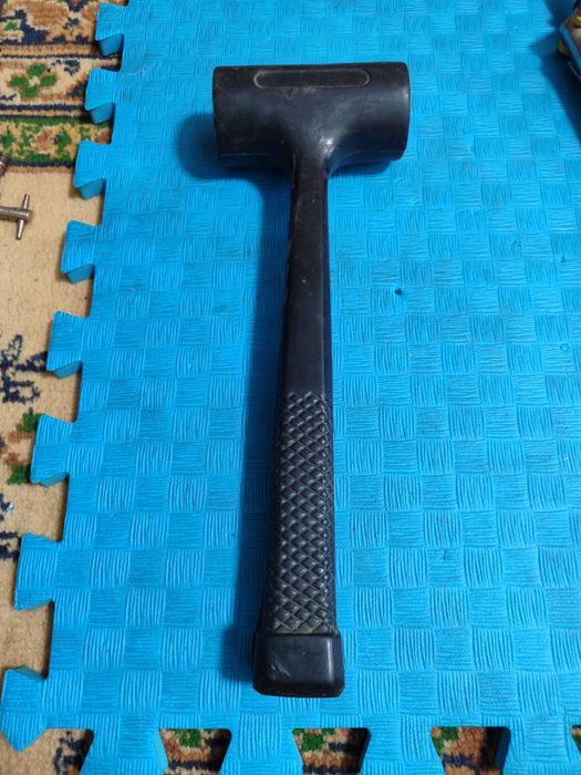 Резиновый молоток