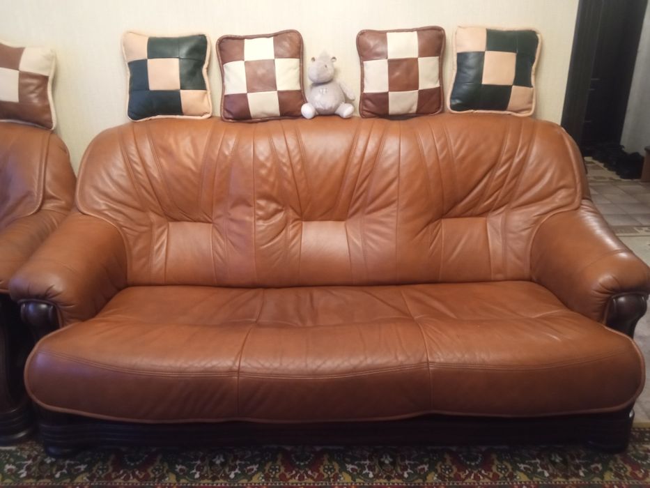 Диван с креслом.Срочно.