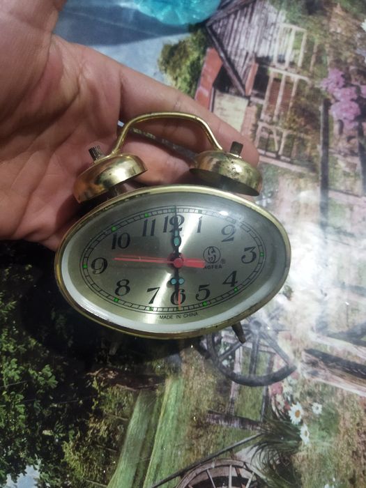 Часовници два броя