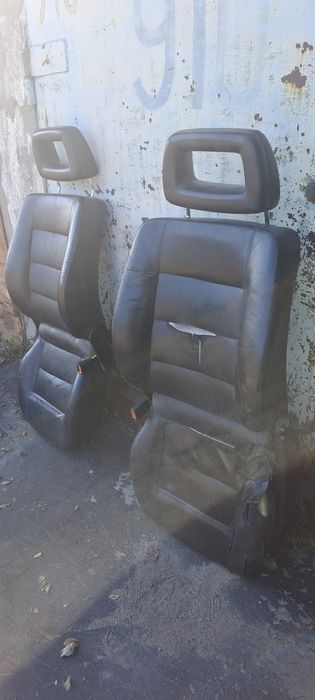 Кожаные сидения Ауди 100 с4