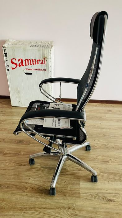 Продается офисный кресло
