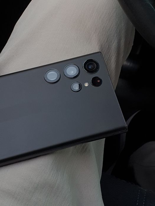 Samsung Galaxy S22 Ultra 5G. Snapdragon 8 Gen 1. OzU 12/256 GB.