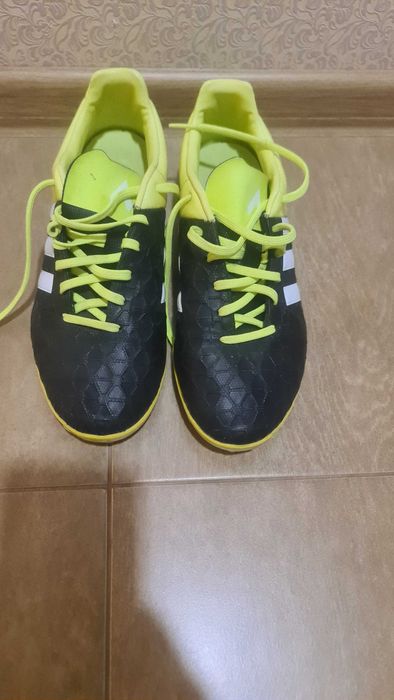 Футболни обувки Adidas