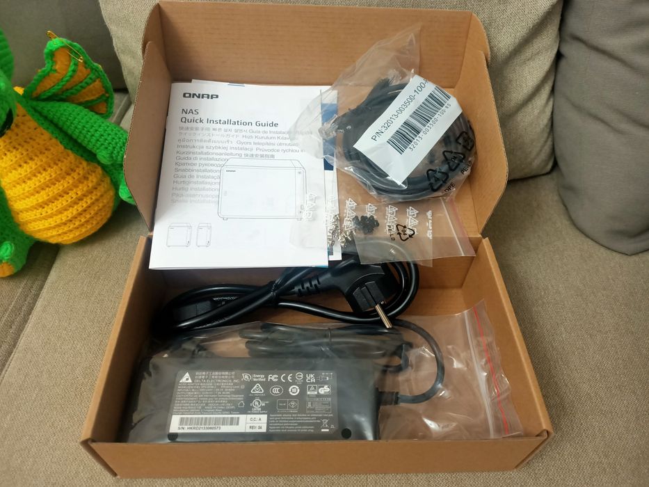 Продам сетевое хранилище Qnap TS-462