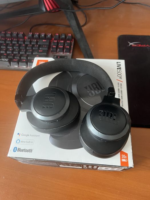 Наушник JBL Live 500bt сатылымда.