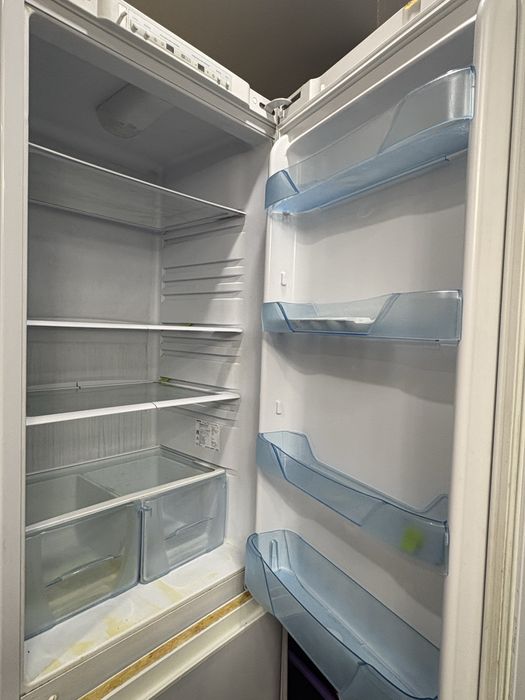 Продам холодильник