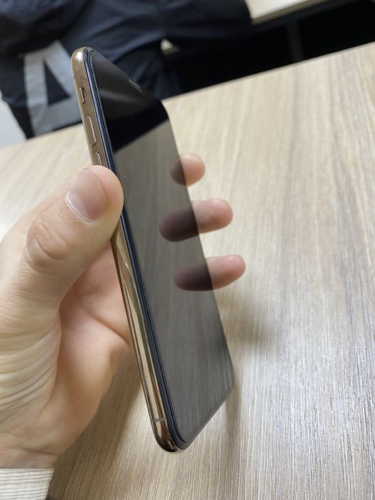 Iphone xs karobka takument bor