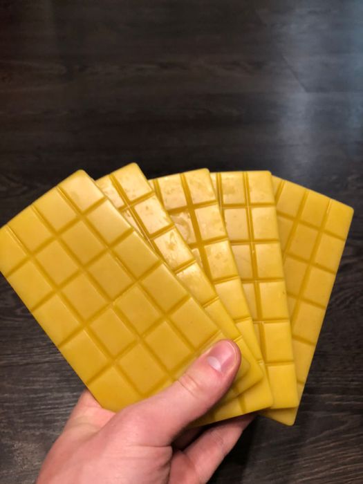 Воск пчелиный плиточный