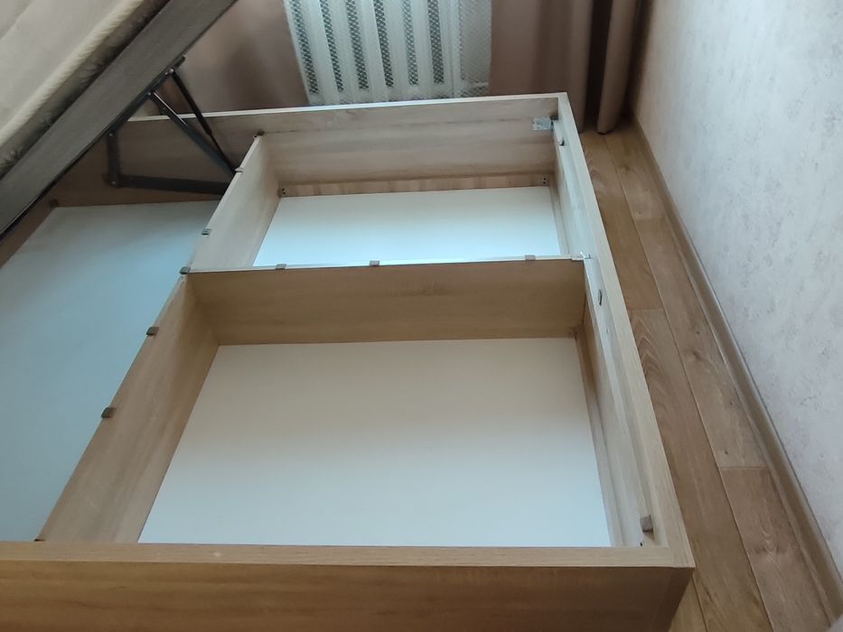 Двухспальная кровать