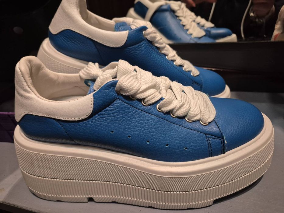 Обувки 39 номер чисто нови