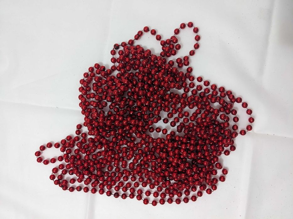 Set Craciun culoare rosie (globuri, beteala, margele), stare buna