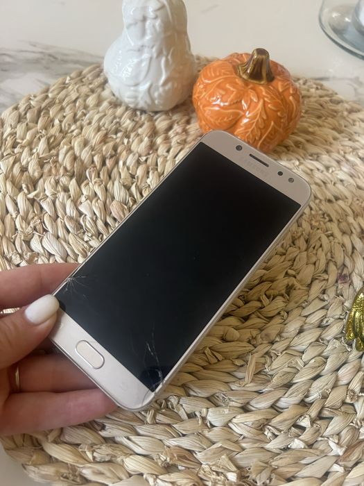 Телефон Samsung Galaxy