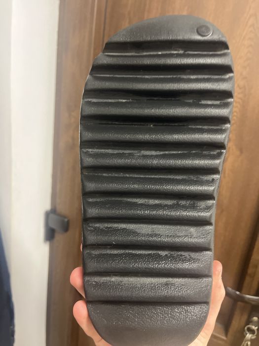 Yeezy slides negri marime 42