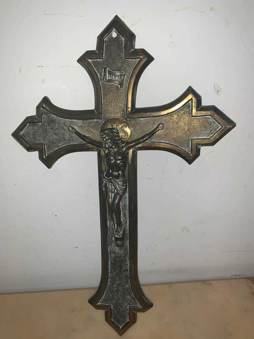 Cruce de perete din cupru