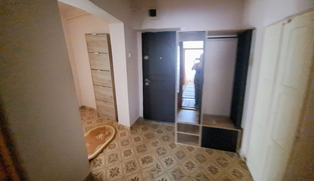 Vând apartament 2 camere — fotografia 1
