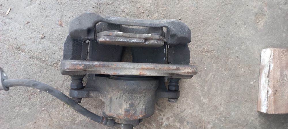 Суппорт На Тойота 30, американец, 2.4 объем