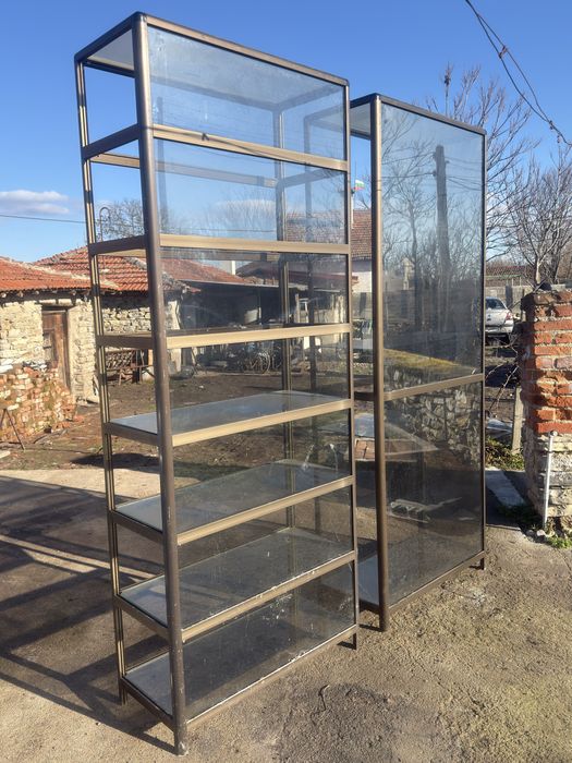 Продавам алуминиеви витрини / рафтове