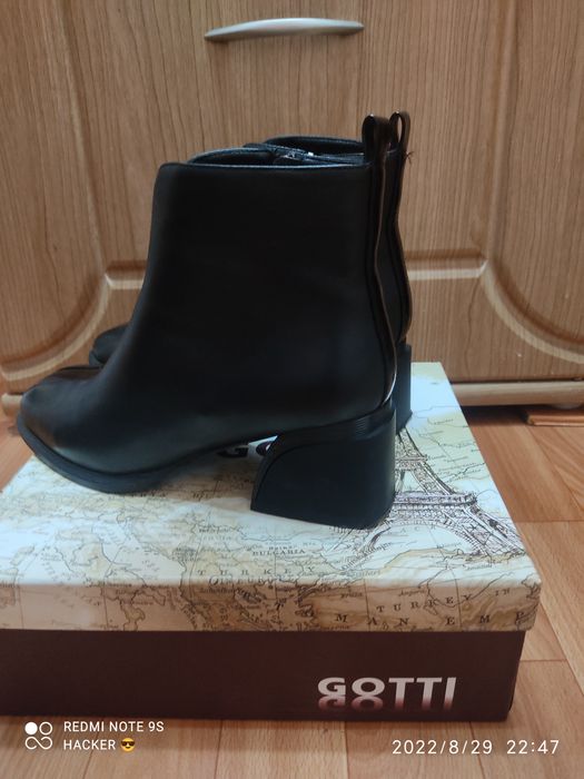 Продам полусапожки новые