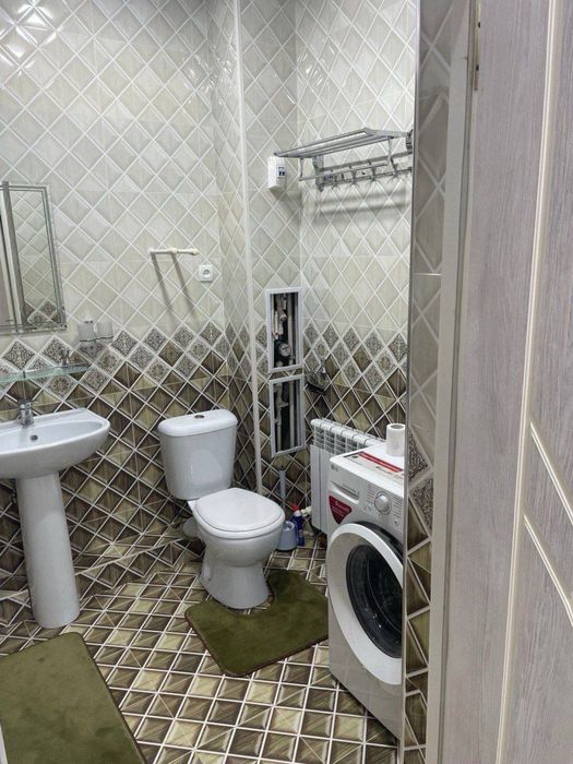 Ижарага берилади 2 хонали 3 этаж 400$ . Адрес Согдиана .