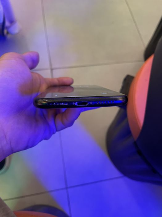 Продам Iphone xr
