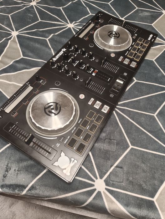 Numark mixtrack pro